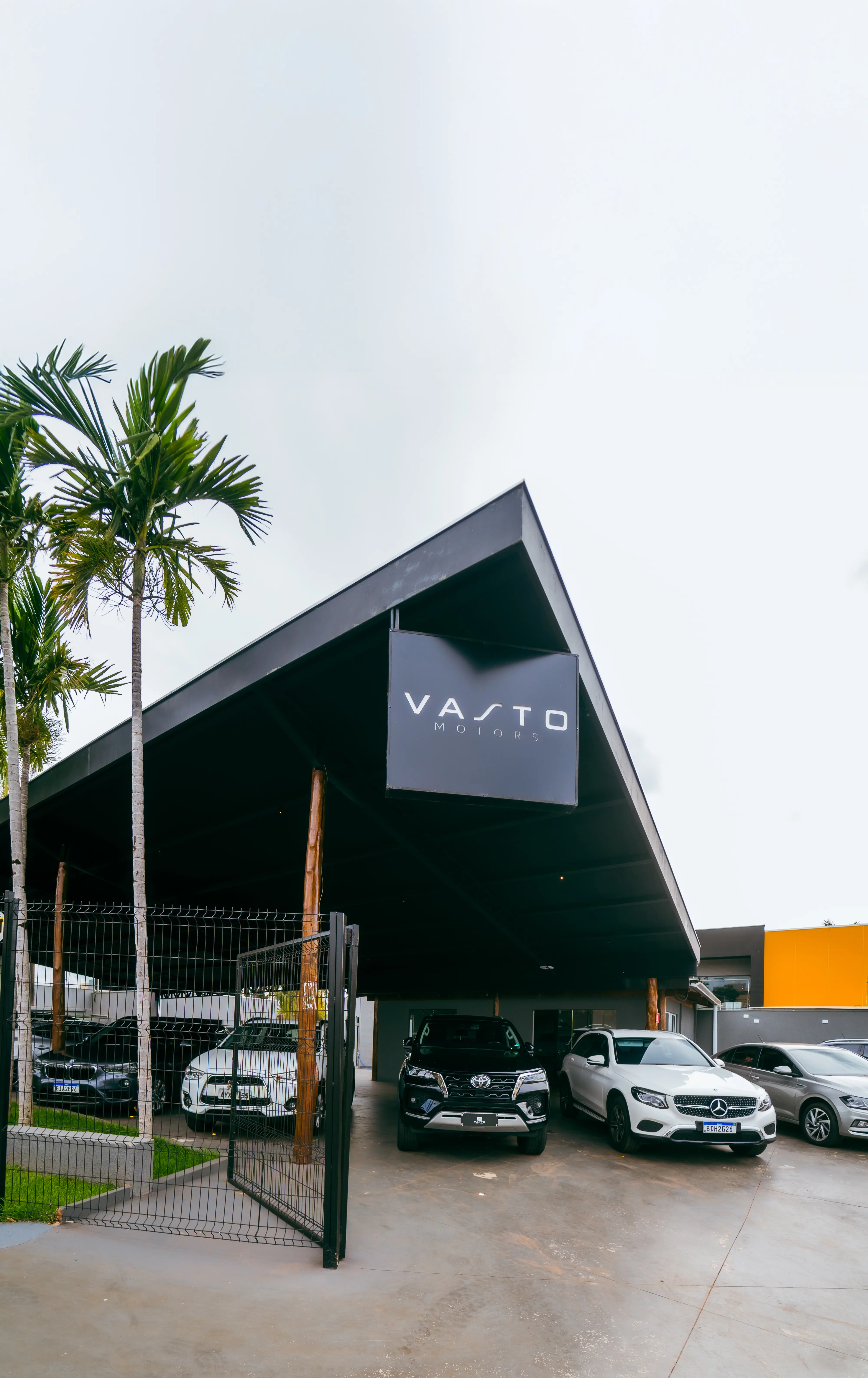 Interior showroom Vasto Motors